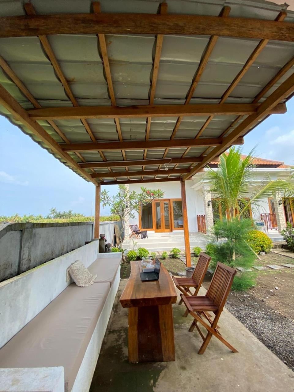 Hotel Sumbul View Surfcamp à Airsatang Extérieur photo